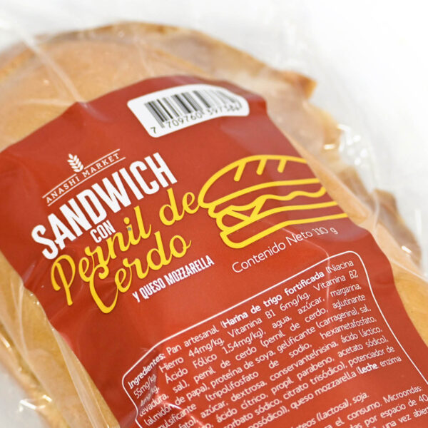 Sandwich con Pernil de cerdo y queso mozarella