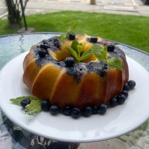 Torta de Arándanos con Yogurt Griego