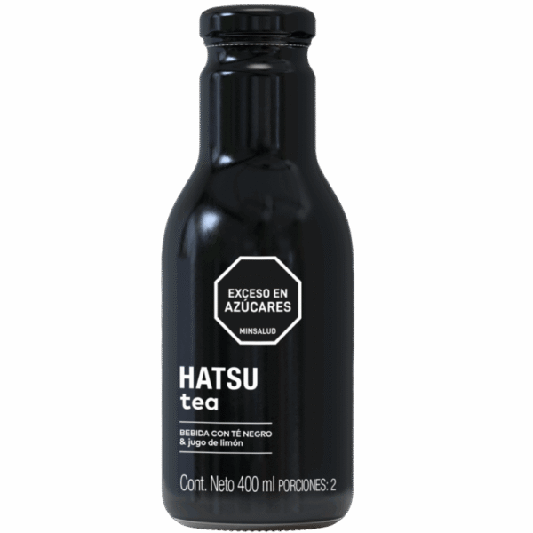 Bebida con té negro con jugo de limón